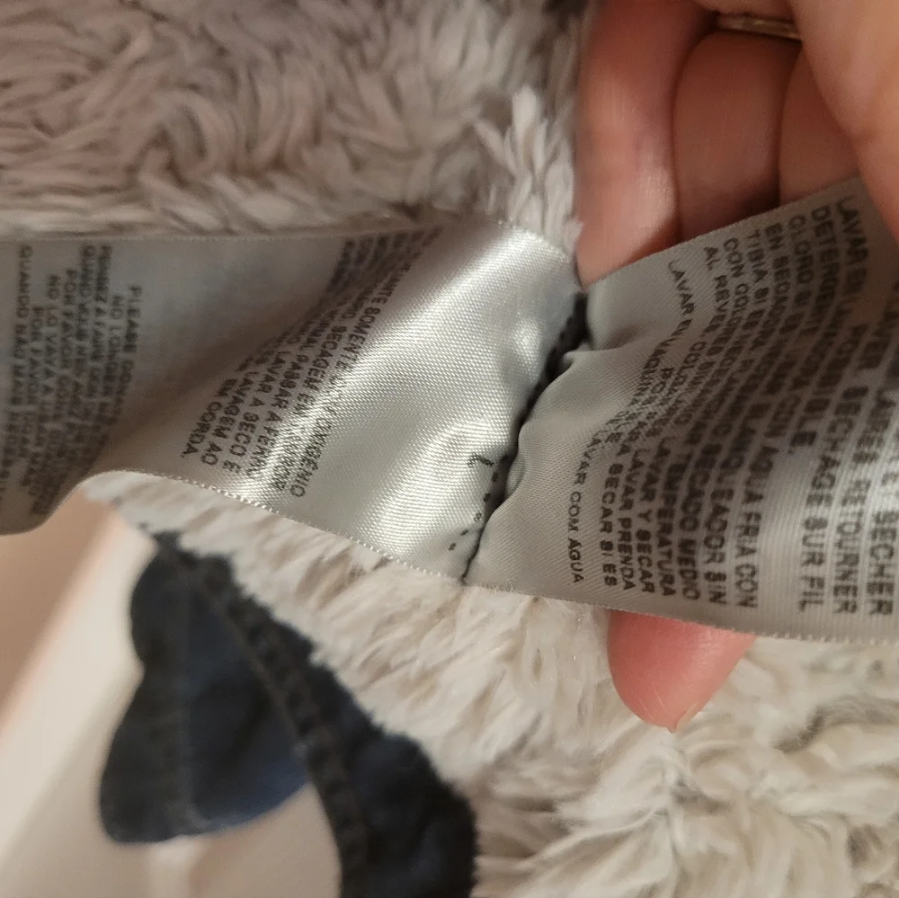 Levi's - Shaggy Sherpa Trucker Jean Jacket - Picture 12 of 16